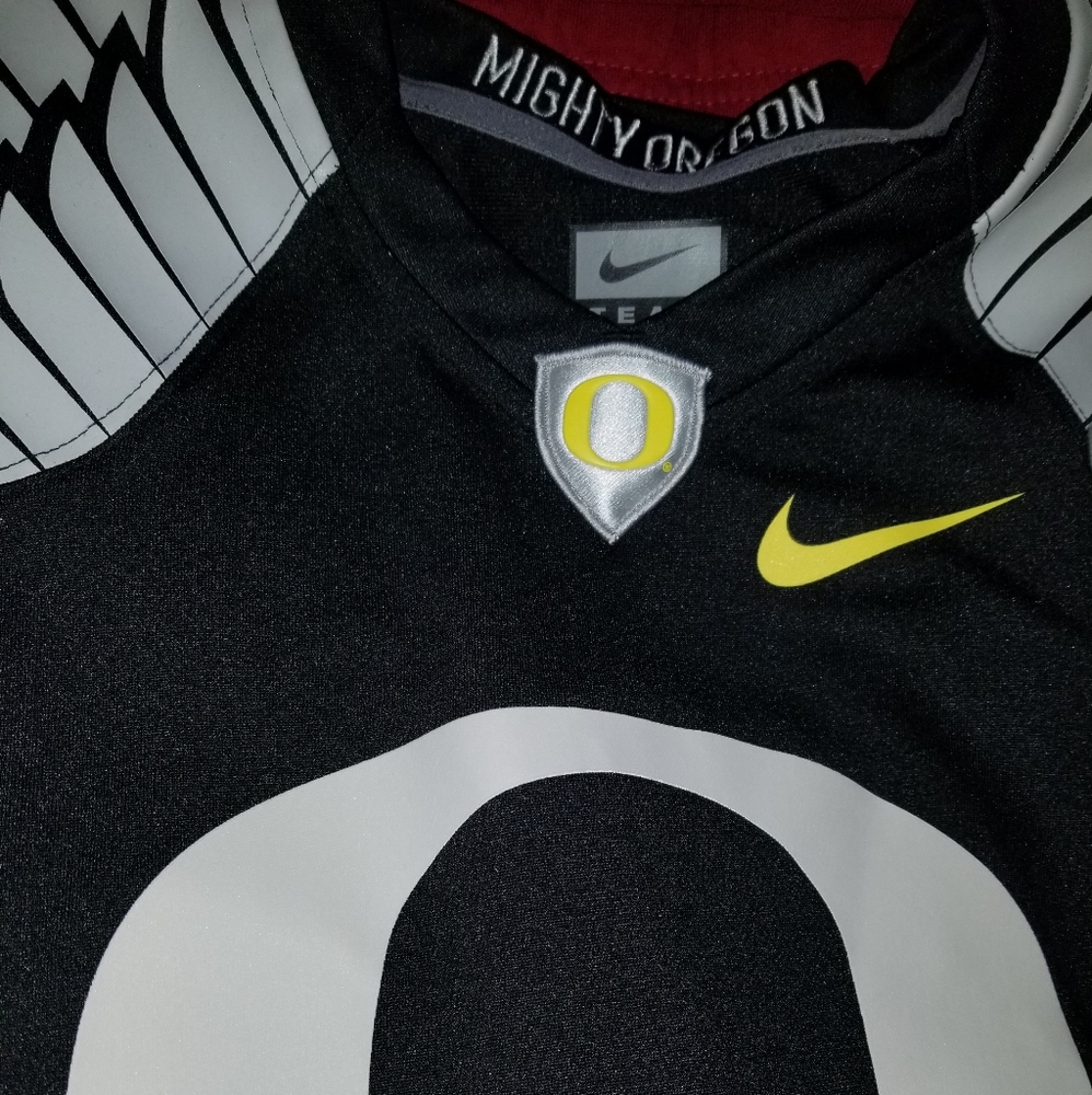 Mighty Oregon Ducks Jersey